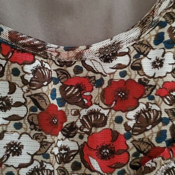 Maurices Women'sĀ Floral Ruffled Front Sleeveless Blouse Size Medium - Picture 9 of 10